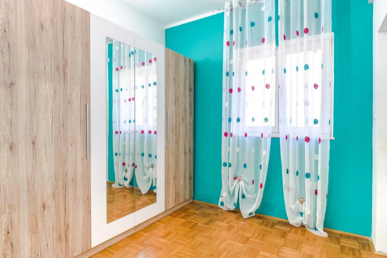Apartment Yean Kaštela Екстериор снимка