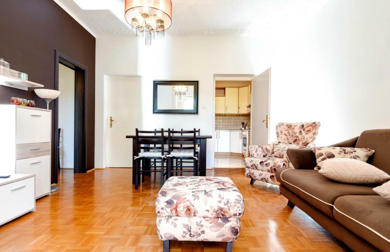 Apartment Yean Kaštela Екстериор снимка