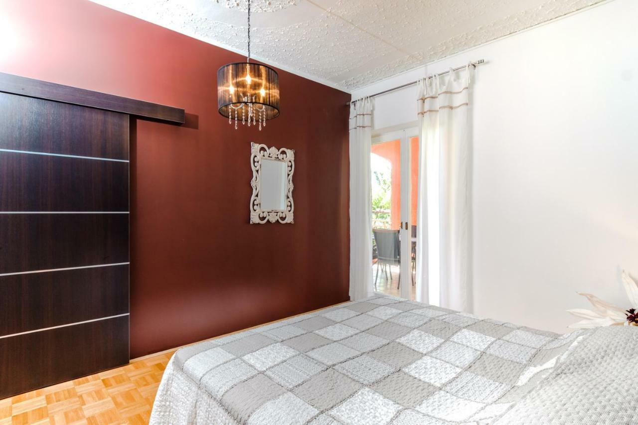 Apartment Yean Kaštela Екстериор снимка