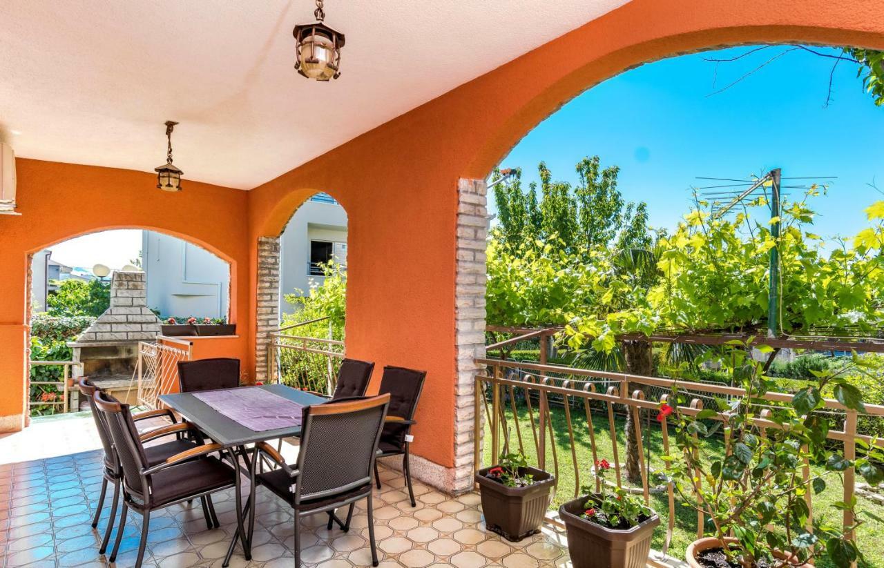 Apartment Yean Kaštela Екстериор снимка