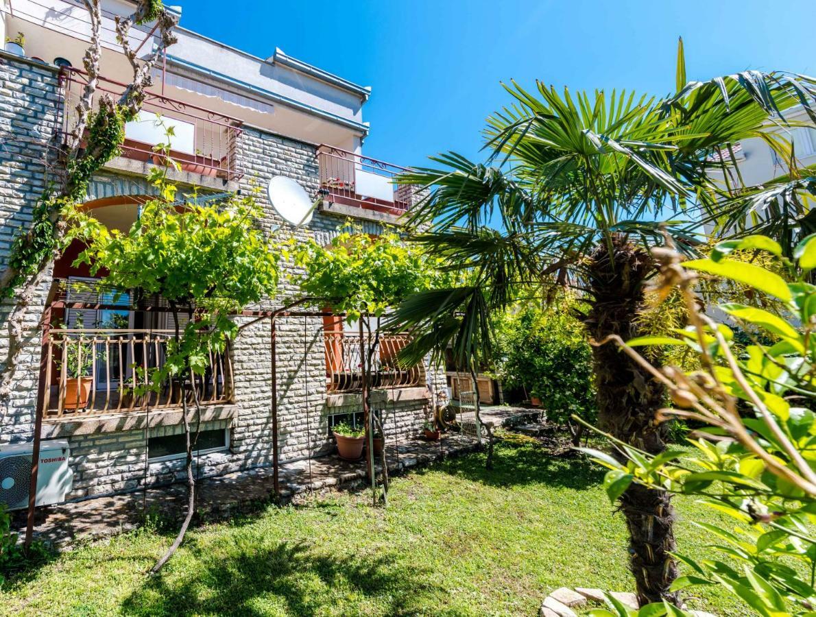 Apartment Yean Kaštela Екстериор снимка