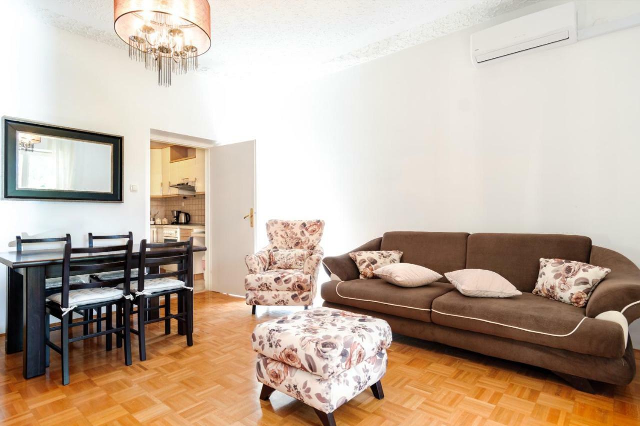 Apartment Yean Kaštela Екстериор снимка