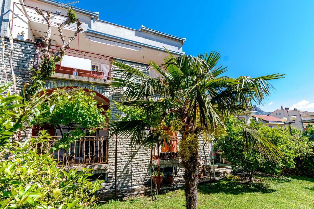 Apartment Yean Kaštela Екстериор снимка