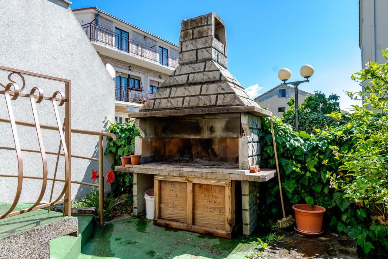 Apartment Yean Kaštela Екстериор снимка