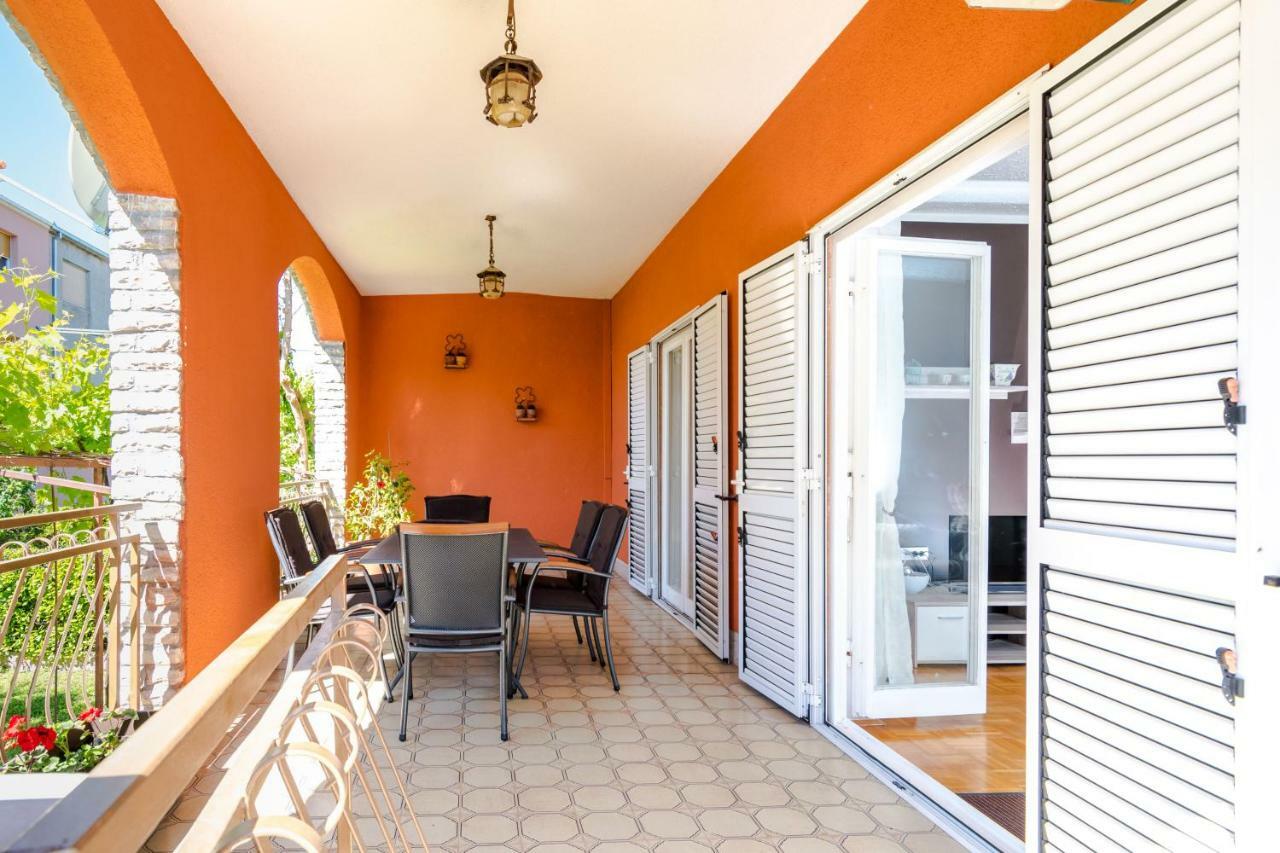 Apartment Yean Kaštela Екстериор снимка